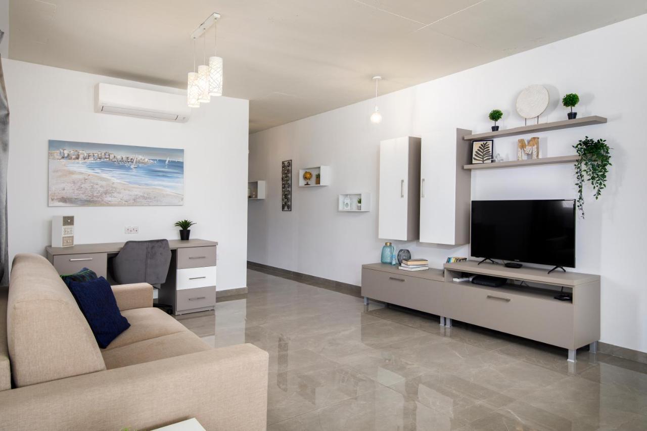 Hilltop Apartments - Stylish Comfort Living Close To The Sea, Bugibba St. Paul's Bay Exterior photo